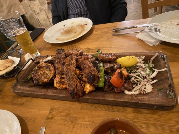 Abendessen im Aspava